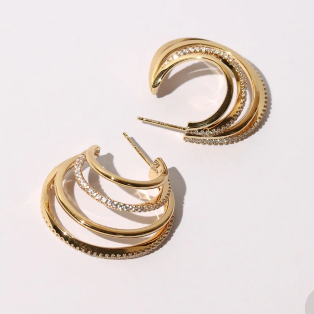 ASTRID & MIYU ORBIT CRYSTAL HOOPS IN GOLD
